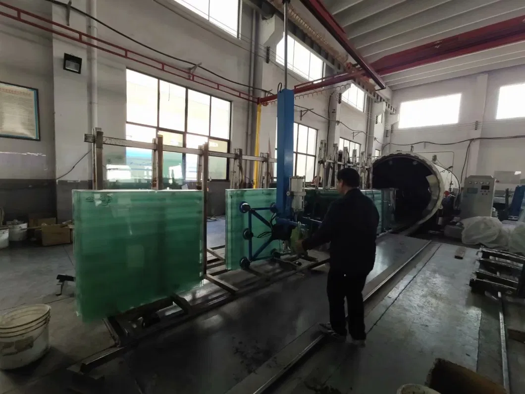 Water Knife Cutting Laminated Glass of Various Shapes